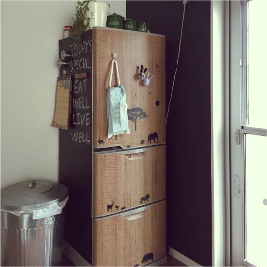 Køleskab indretning med selvklæbende film