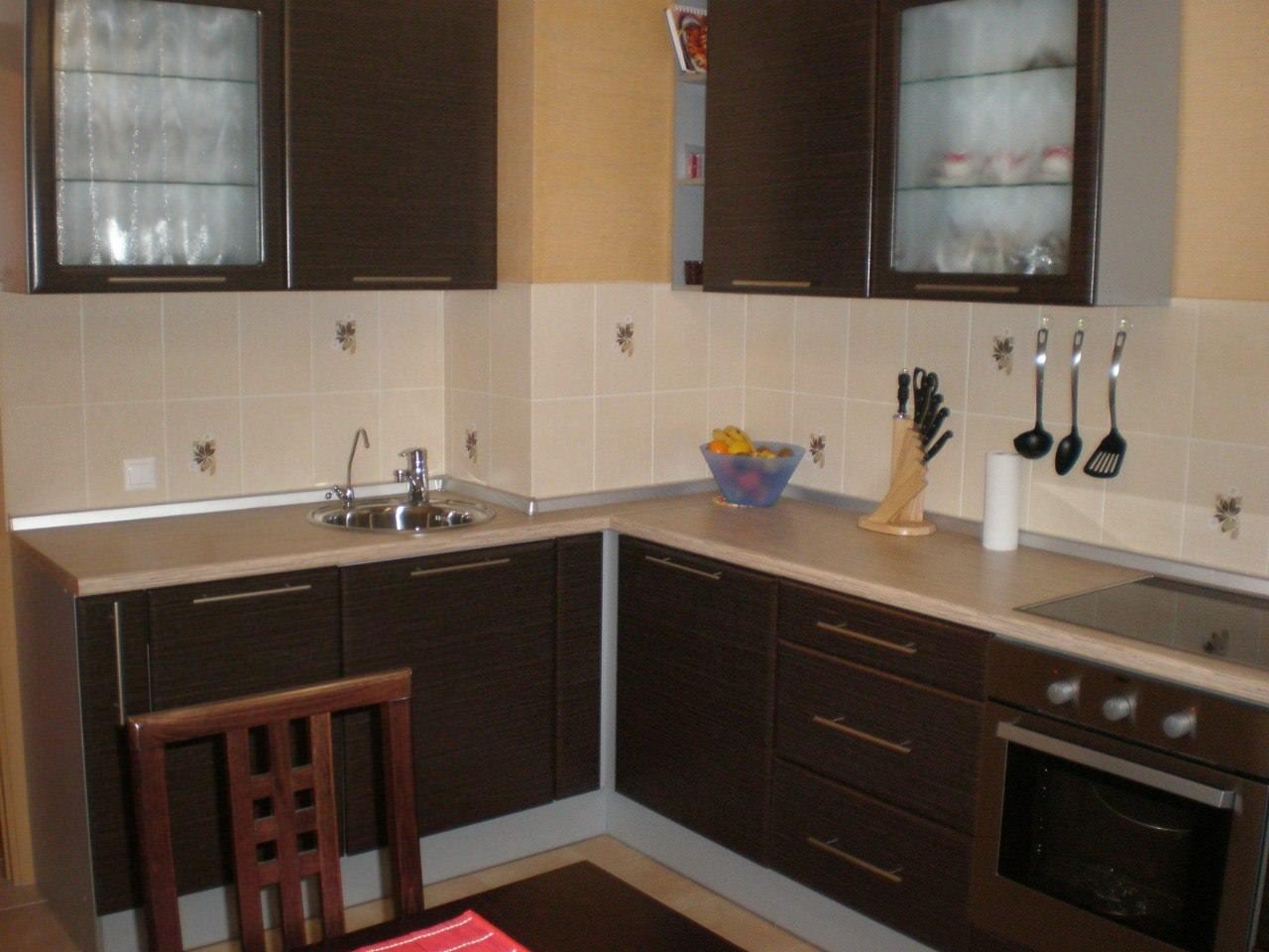 Mittatilaustyönä tehdyt huonekalut mahdollistavat keittiön ergonomisimman käytön