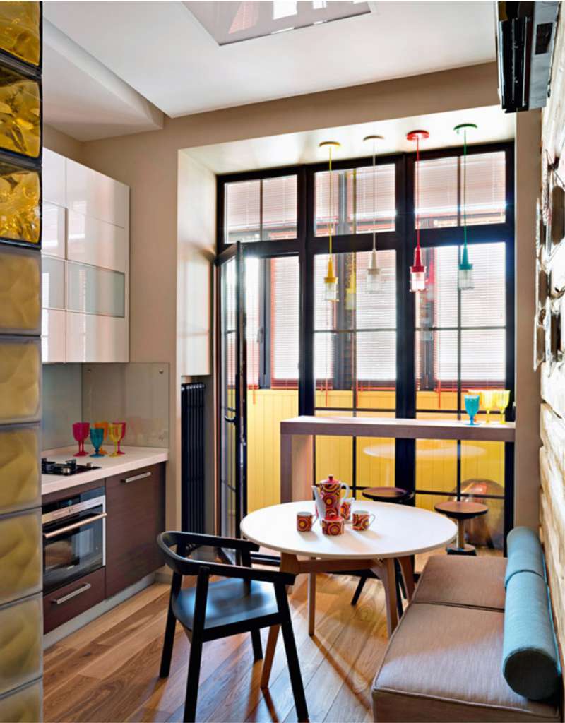 Kök med franskt fönster