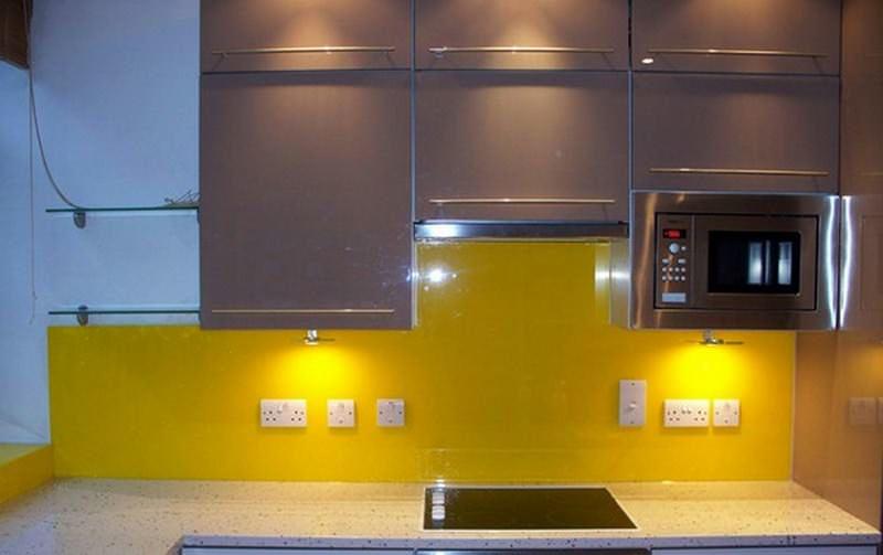 Plastové panely sú skvelou možnosťou na aktualizáciu zástery v kuchyni