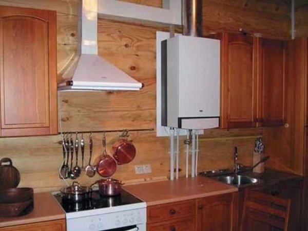 É possível instalar uma caldeira a gás na cozinha apenas se houver ventilação e portas a funcionar