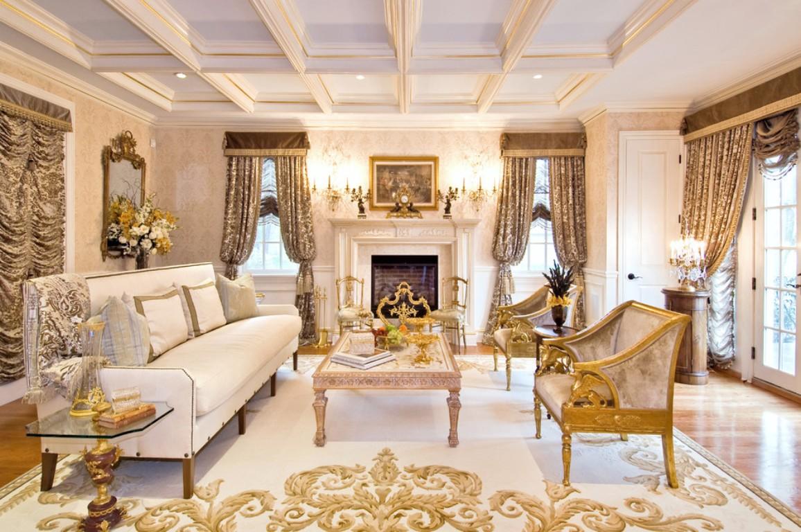 Jotta klassinen olohuone näyttää tyylikkäältä, sinun on valittava huonekalut ja sisustuselementit vaaleilla väreillä.