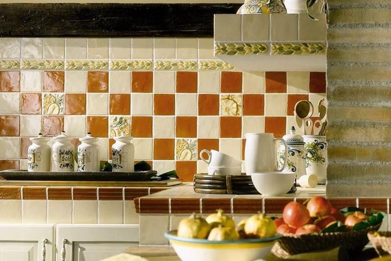 Keittiön seinien suunnittelua on harkittava huolellisesti, koska seinät määrittävät talon keittiön suunnittelun.