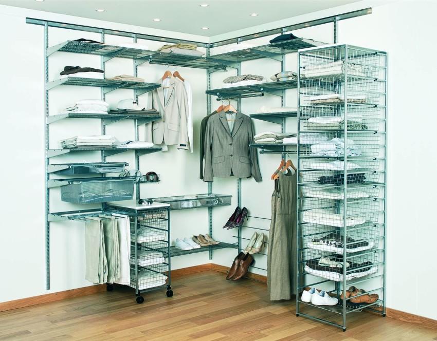Möbler och förvaringssystem för omklädningsrummet måste väljas noga med hänsyn till deras kvalitet och tillverkare.