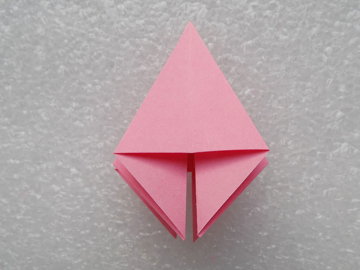 Lírio de origami, etapa 9