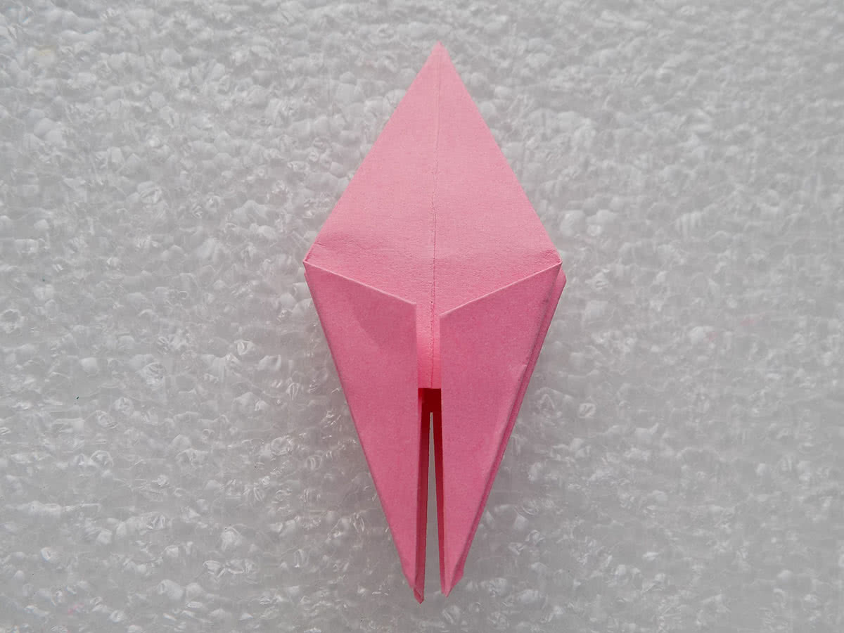 Lírio de origami, etapa 11