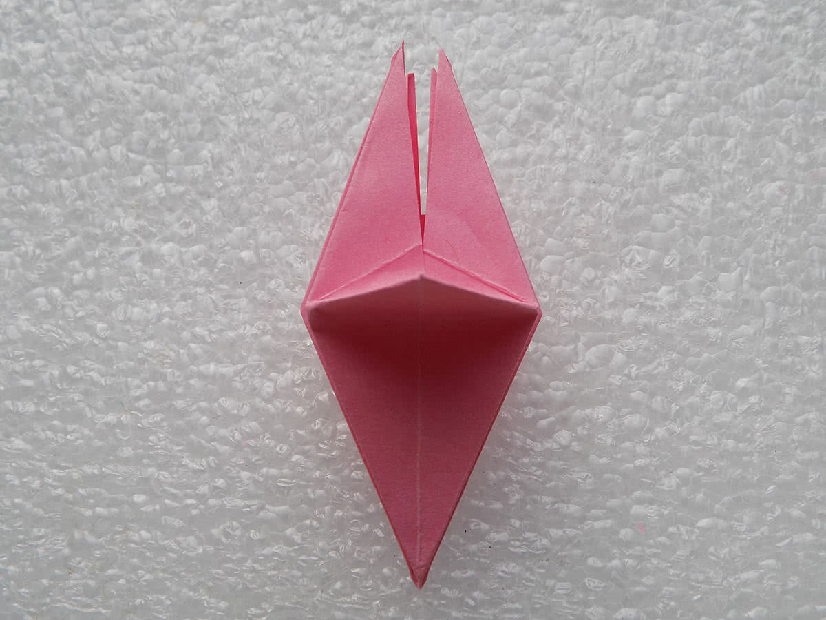 Lírio de origami passo 13