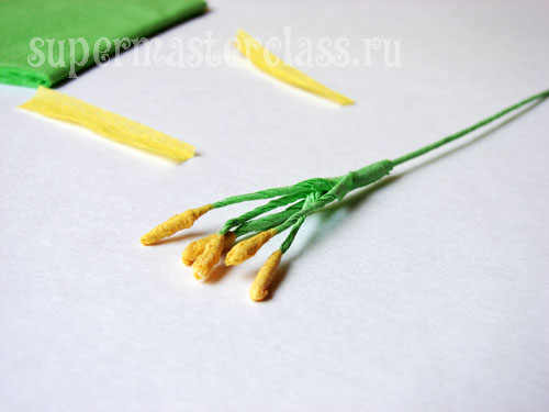 Como fazer lírios de papel ondulado