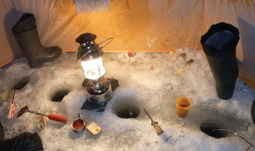 Comment et quoi chauffer une tente en hiver et en automne lors d'un voyage de pêche sans fumées