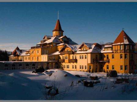 St. Lukas non è solo un sanatorio, è un hotel di prima classe situato in una delle località termali più famose al mondo, Swieradow Zdroj.