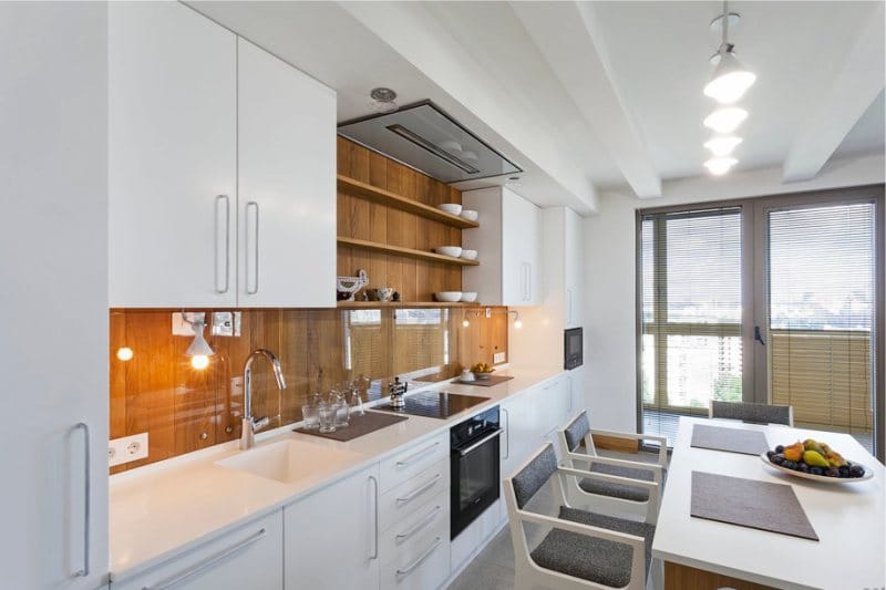 Väggar i det inre av köket i stil med minimalism - trä i arbetsområdet