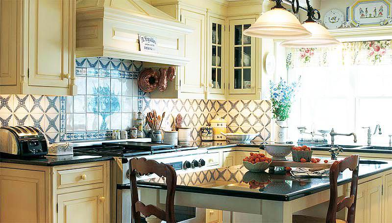 Köket i Provence -stil innebär ett stort antal dekorativa element