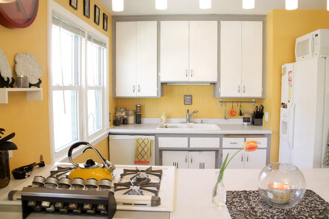 Keltaiset seinät keittiössä yhdessä valkoisen sarjan kanssa ovat kevyimmät ja kaikkein kevyimmät