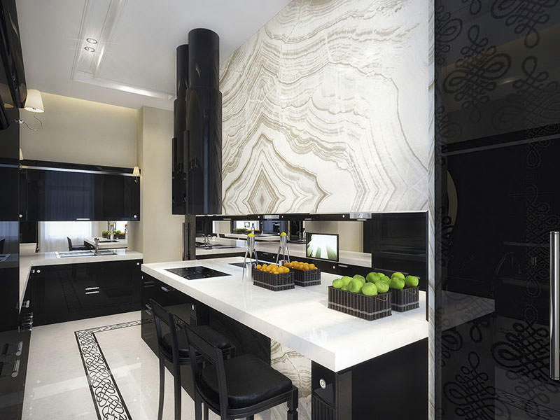 Kuchyňa, ktorá kombinuje čierne a biele odtiene, je už považovaná za klasiku. Ale aby to bolo originálne, stačia ľahké ťahy - ozdoby alebo iné dekoratívne prvky.