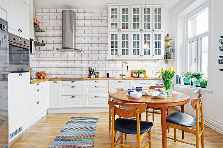 Kuchyňa v škandinávskom štýle je morom svetla, bielych odtieňov vo všetkom, kombináciou modernosti a vidieka. Jedným slovom - len majstrovské dielo!