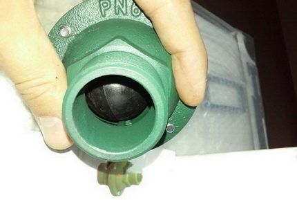 Kuglični povratni ventil