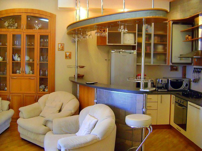 Keittiöstudion laite on tärkeä asunnolle, jolla on pieni alue.