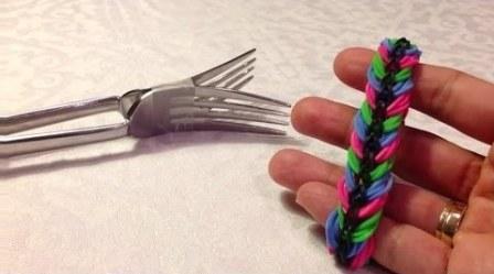 tessitura di braccialetti da foto di elastici