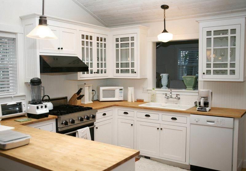 Interiér kuchyne v klasickom štýle vždy vyzerá štýlovo, úhľadne a moderne