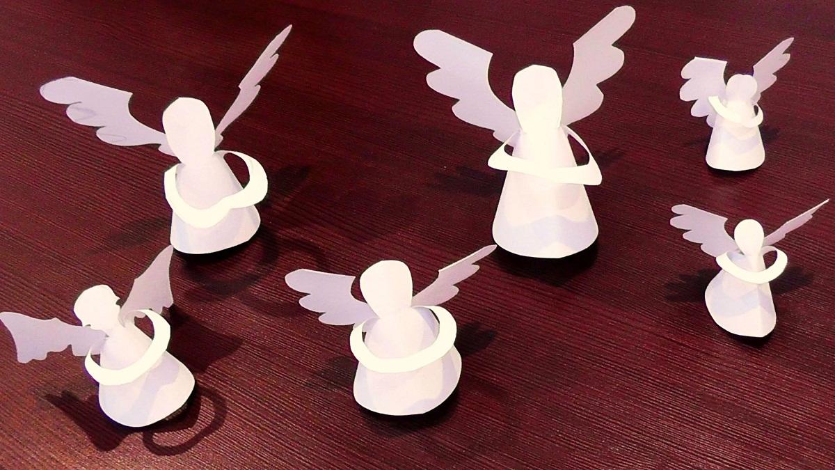 Pomocou papiera môžete vyrobiť originálne ozdoby na vianočný stromček vo forme anjelov