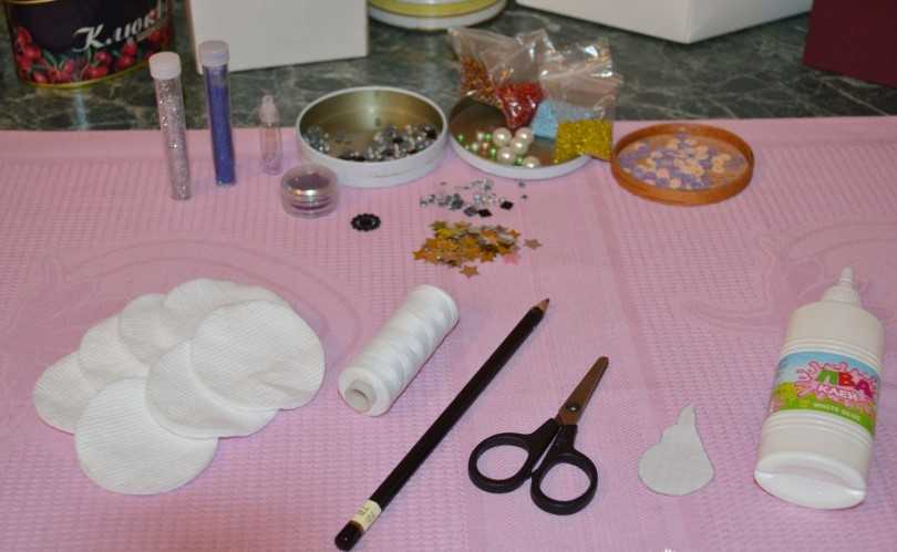 Artigianato con dischetti di cotone per bambini: idee fotografiche di prodotti originali per bambini