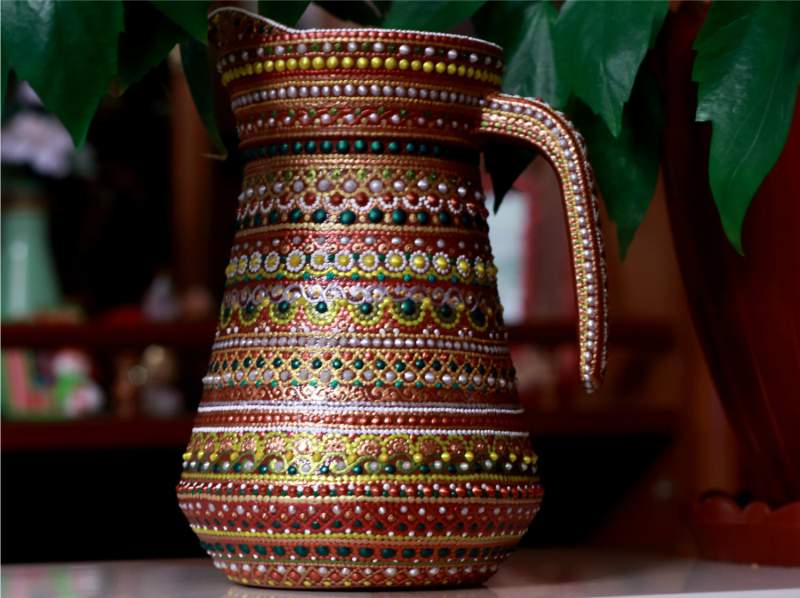 Spotmålningsidéer för en keramisk vas