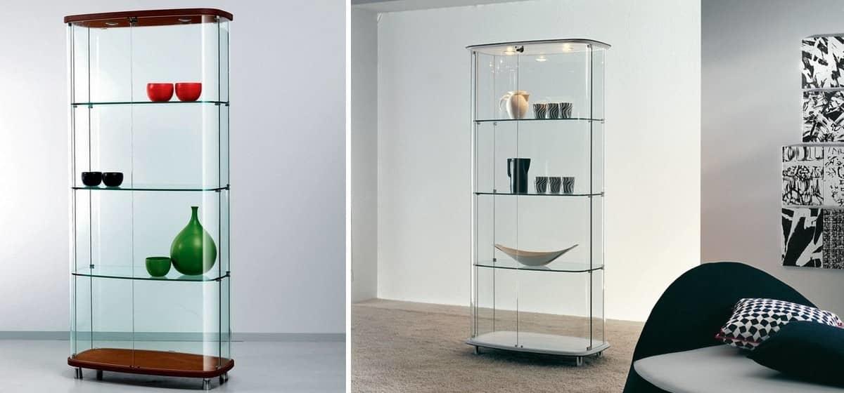 Glasskåp ger en känsla av lätthet och luftighet i ditt vardagsrum