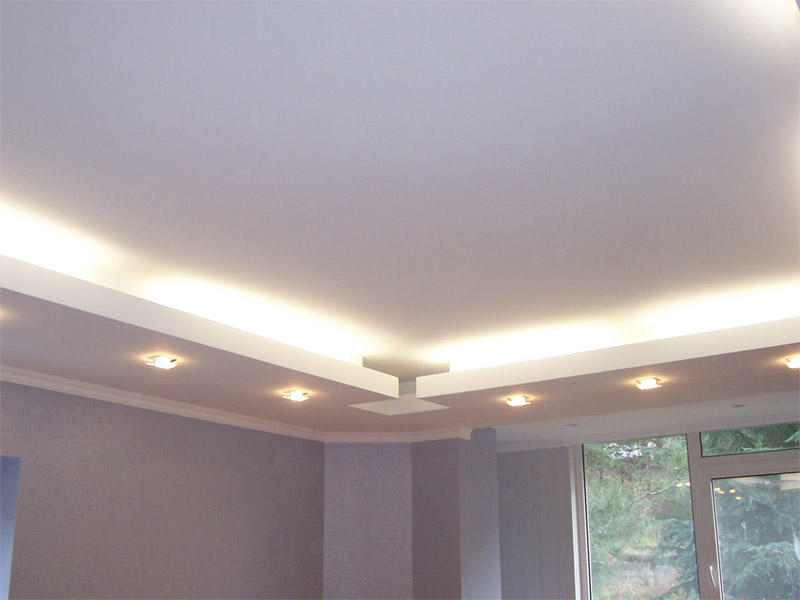 Vackra lampor gör ditt rum inte bara ovanligt, utan hjälper också till att uppnå bättre belysning av rummet.