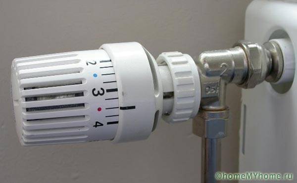 Come posizionare correttamente la testina termica sul radiatore di riscaldamento?