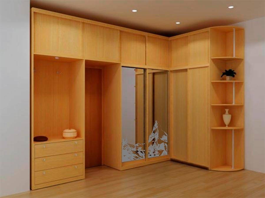 Du kan göra korridoren funktionell med hjälp av den inbyggda, rymliga garderoben